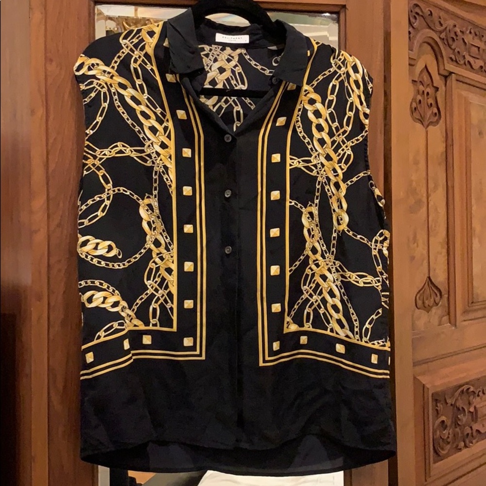 Equipment chain button down